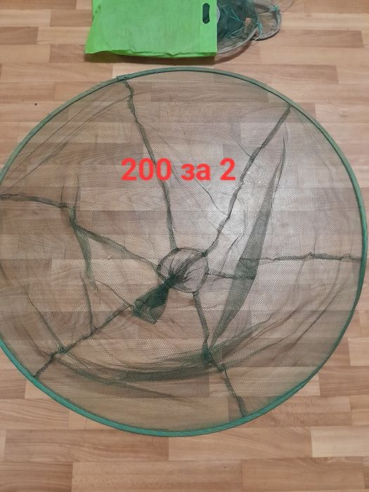 Куча рыбацких снастей 2