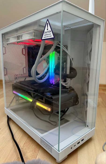 Gaming PC Ryzen 7 7700X + RX 7800 XT 16GB + 32GB DDR5 | NZXT H6 | Wi-Fi