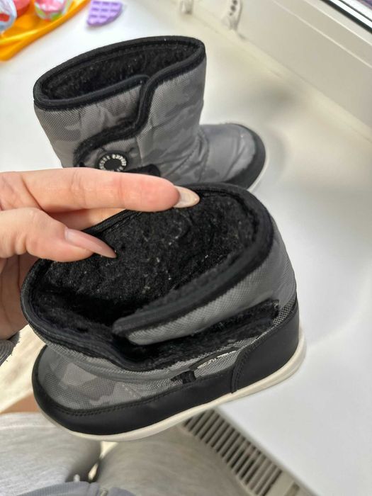 Світловідбиваючі зимові дитячі чобітки sinsay 18 см 27 розмір