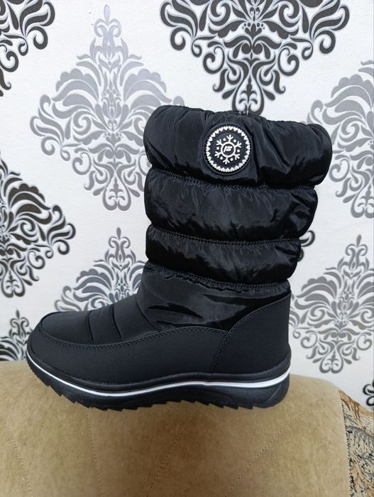 Зимние женские дутики, с мехом внутри