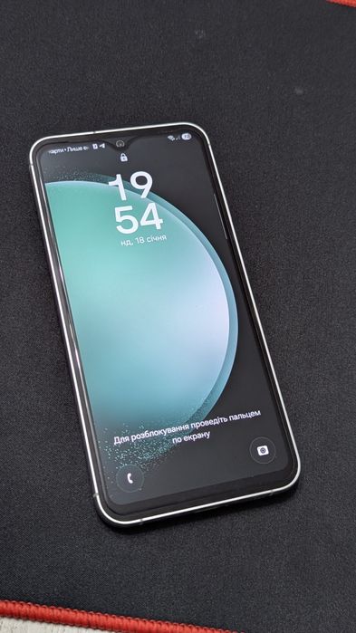 Samsung s23  у відмінному стані