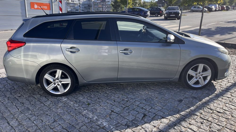 Toyota Auris Touring Sports 1.4 D-4D Comfort + Pack Sport — photo 3