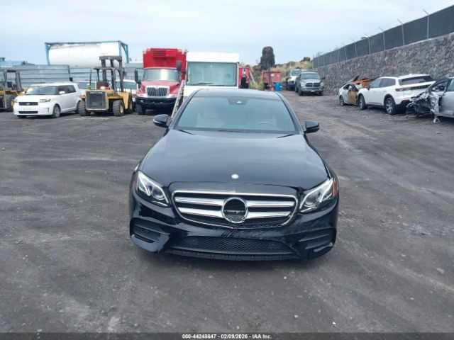 Mercedes-Benz E 300 2017 .