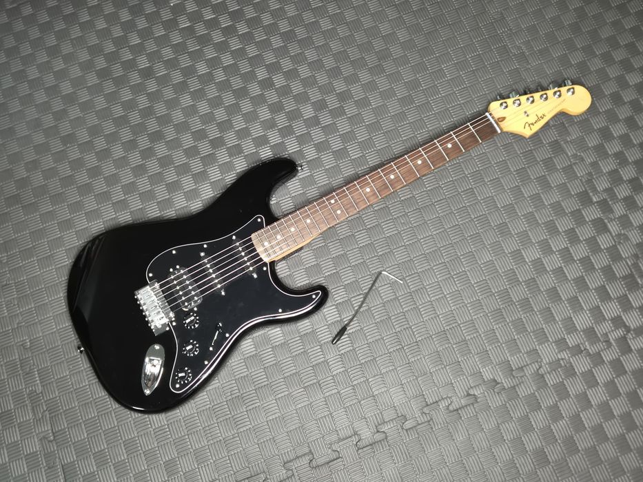 Fender Standard Stratocaster