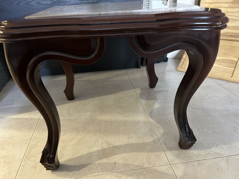 Vendo mesa , madeira , com pedra marmore