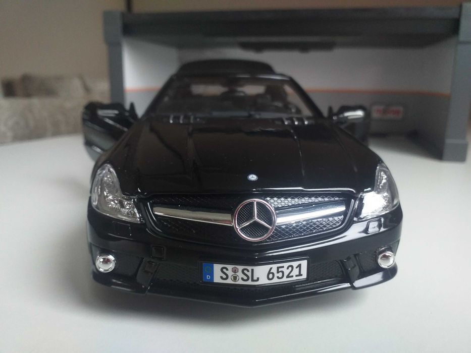модель 1.18 MERCEDES BENZ  SL65 AMG V12 BITURBO 2009