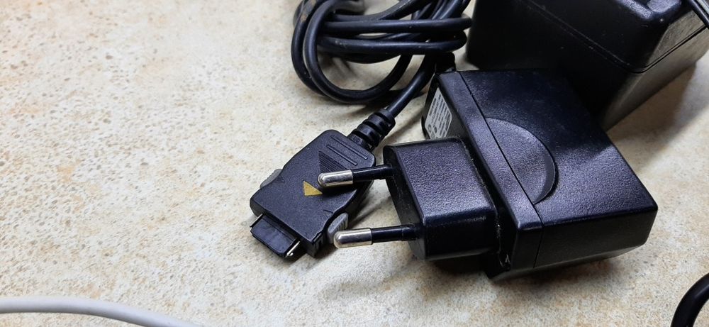 Зарядні пристрої для телефонів