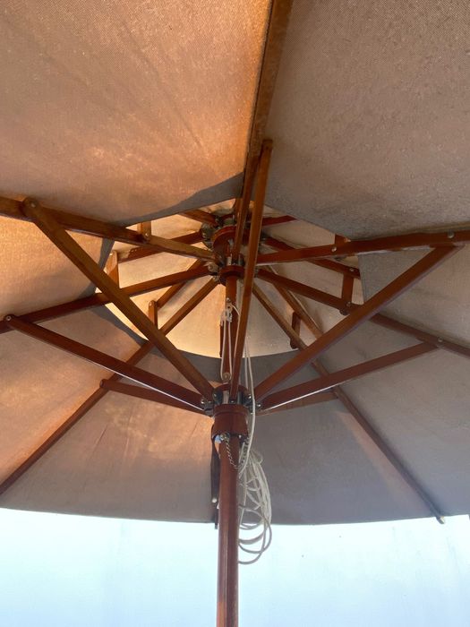 Guarda-sol de Madeira