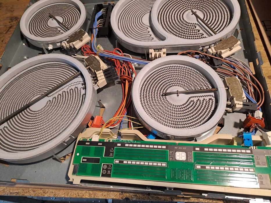 Płyta Electrolux ceramiczna EHS 60210P  , pola grzejne