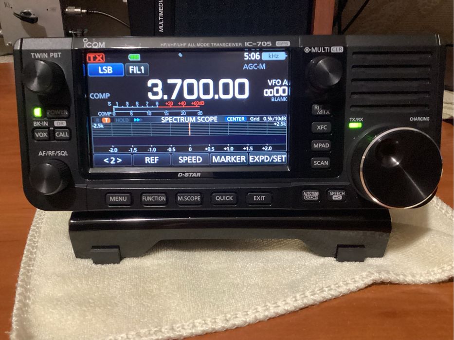 Продам портативний трансивер ICOM IC-705
