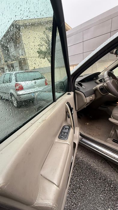 Gran cenic 7 lugares com avaria e sem a chave ainda funciona