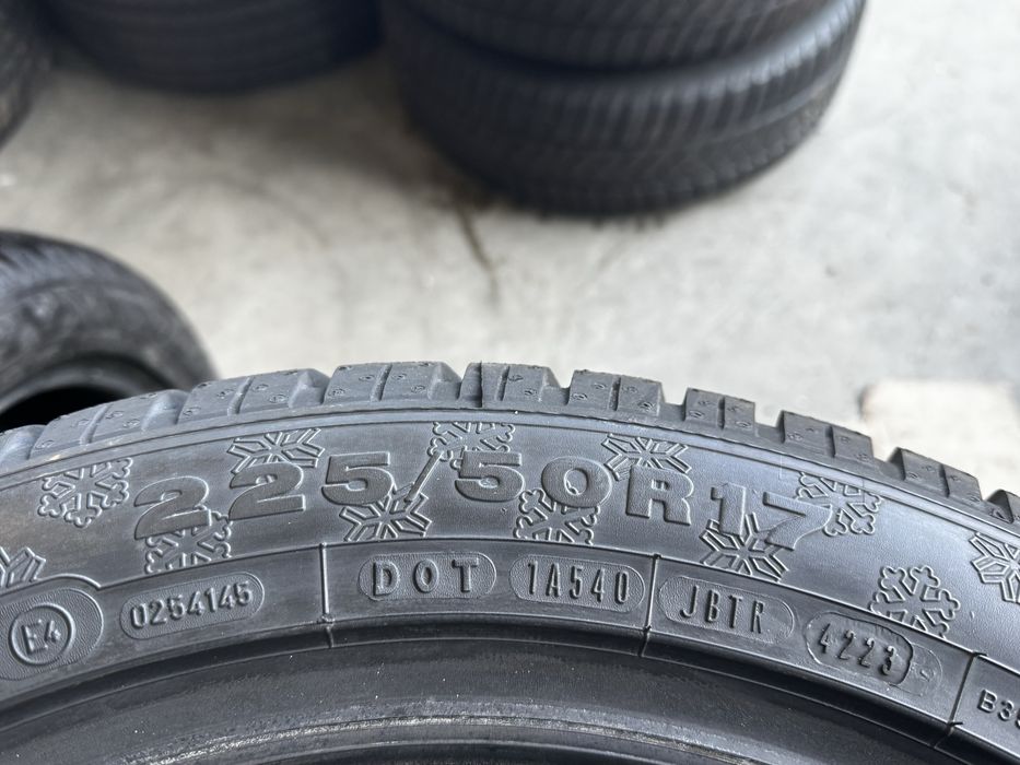 NOWE 225/50/17 DUNLOP Zimowe opony komplet