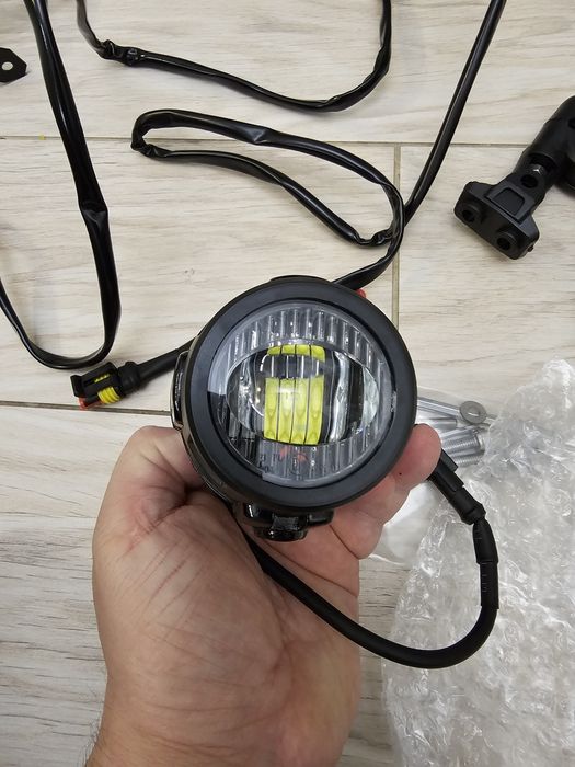 Протитуманки, додаткові фари на мото BMW, Honda, Yamaha, GIVI S322