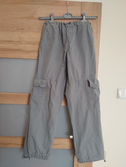 Spodnie spadochronowe Pull&Bear