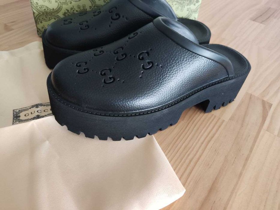 Gucci Buty, sandaly klapki, skora, od reki 2906.01