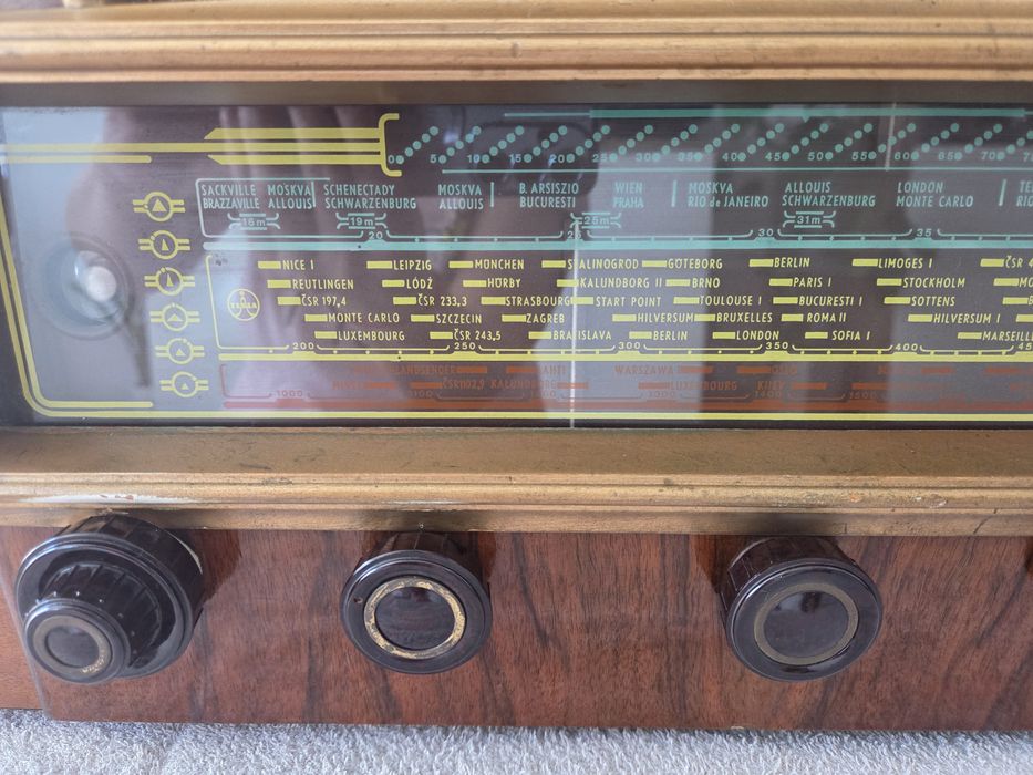 Radio lampowe Tesla Bratyslava 621A Opera Antyk