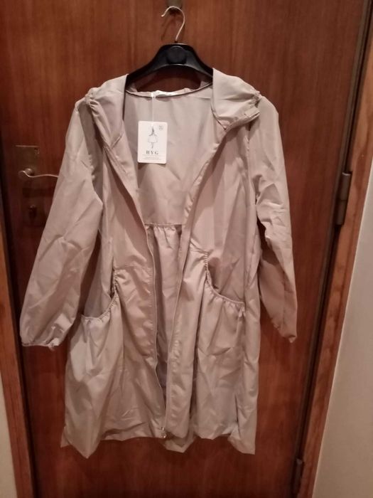 gabardina beije nova