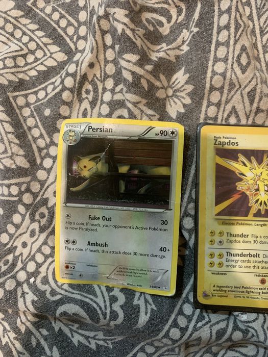Vendo cartas pokemon - duas raras primeira edição