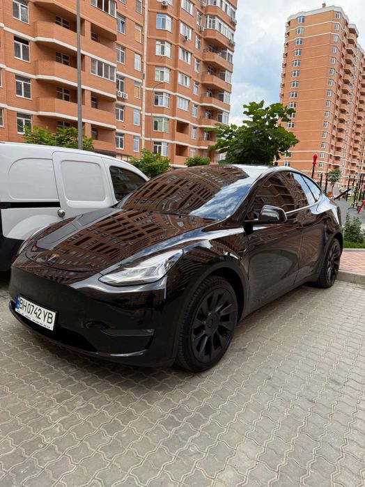 Аренда авто Тесла електро