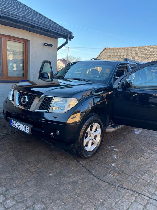 Nssan pathfinder