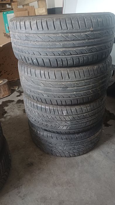 4 pneus semi novos 80% de piso