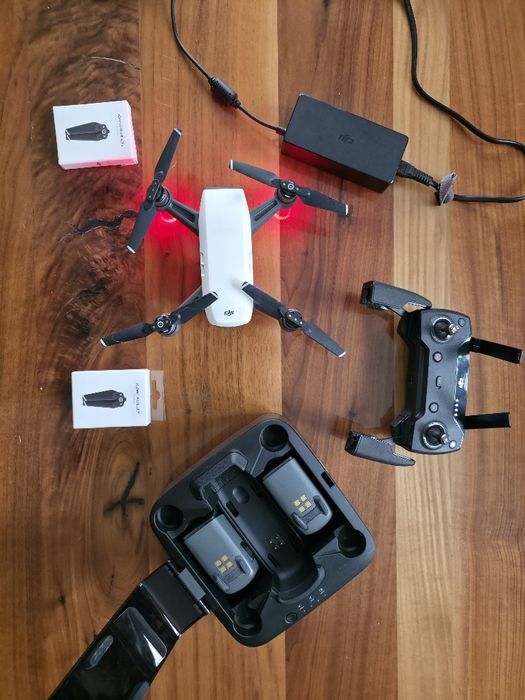 DJI Spark Zestaw – 3 Baterie + Stacja Portable Charging Station