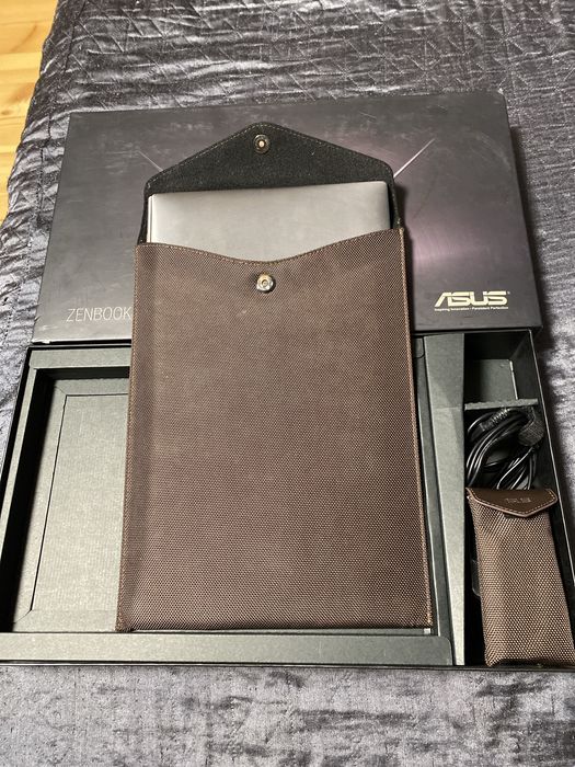Asus 11,6ʼʼ, intel core i5  1,60 GHz, 4 Гб, 256 Гб