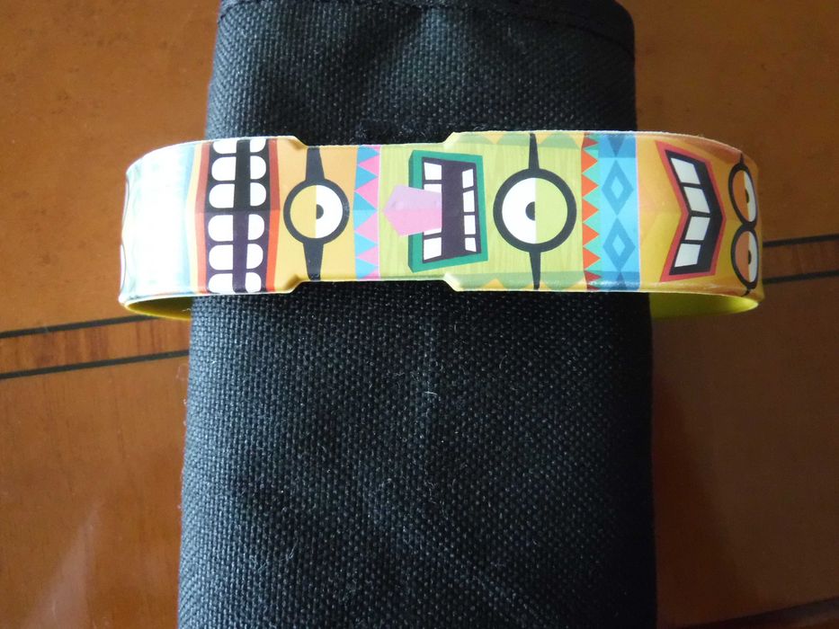 Pequena mala de plástico amarela Minions + Pulseira Minions