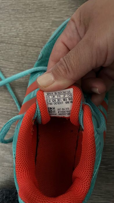 Продам кросівки на дівчинку