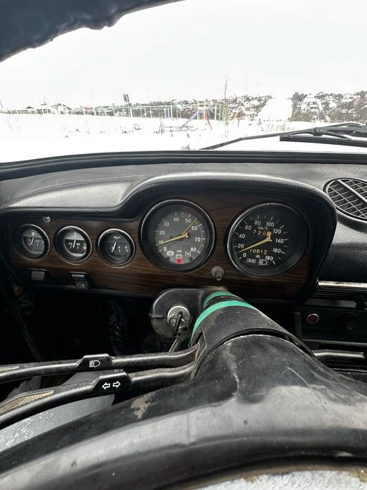 Жигулі ваз 2106.