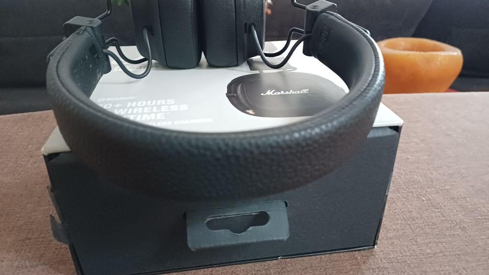 Vendo auscultadores Marshall Major

IV, em excelente estado.

Som pote