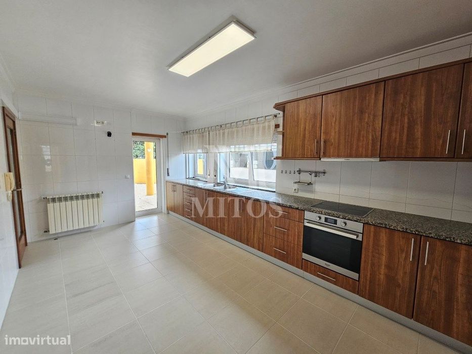 Moradia T3+1 com vista mar para venda em Carreço - Viana do Castelo