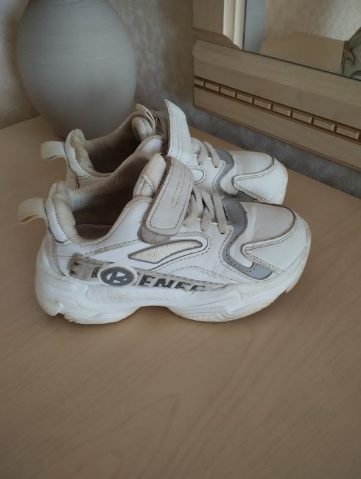 Класні кросівки clibee