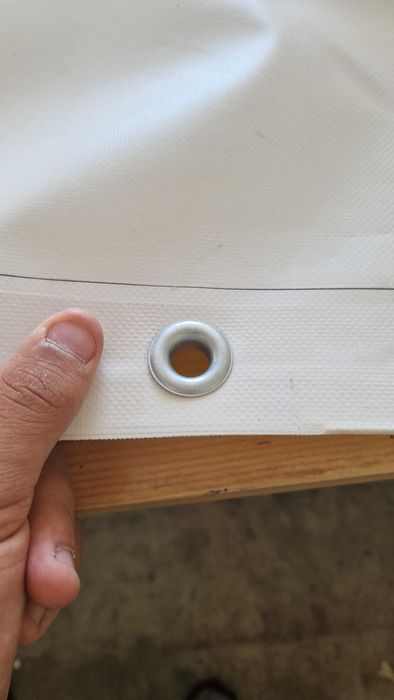 Toldos ou lonas impermeáveis