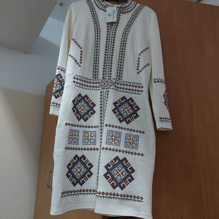 Плаття вишите хрестиком «Карпатське»
