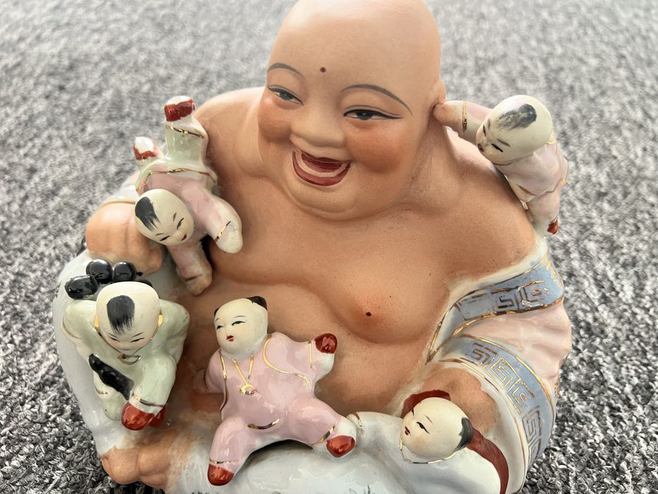 Budda z dziećmi, stara Chińska figurka lata 70 porcelana antyk