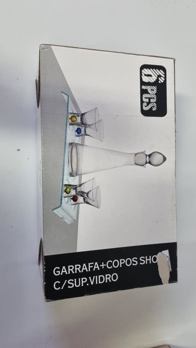 Conjunto de garrada mais copos de shot