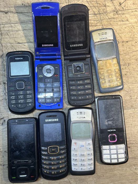 В колекцію! 8 шт мобільні телефони Siemens Sony Ericsson LG