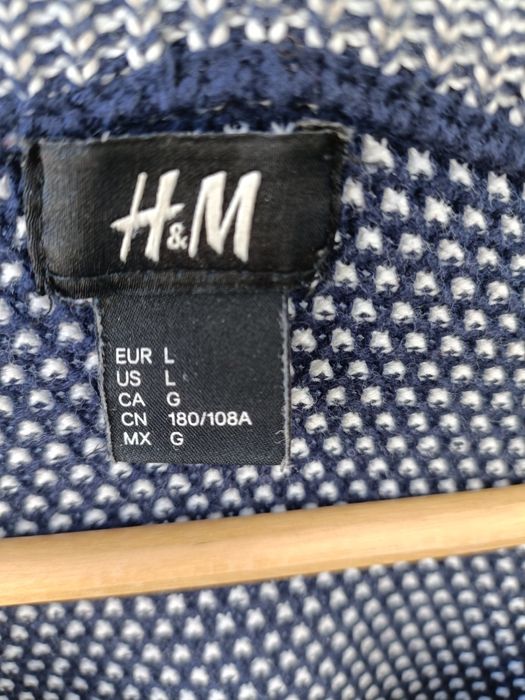 sweatshirt usado mas em bom estado.
Ja nao uso por isso esta a venda