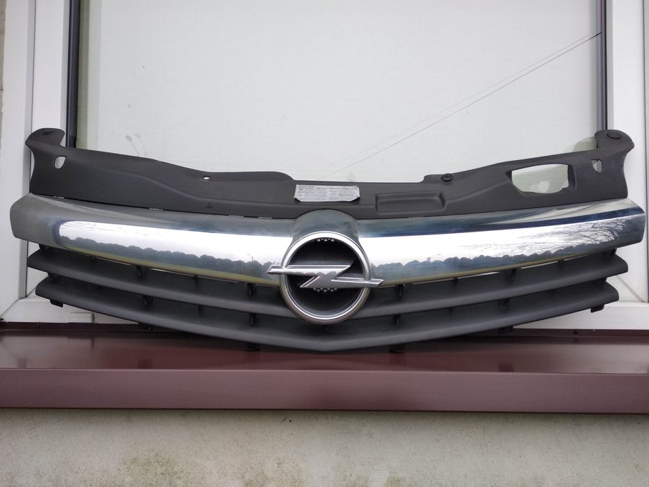 Opel Astra H GTC grill atrapa przednia