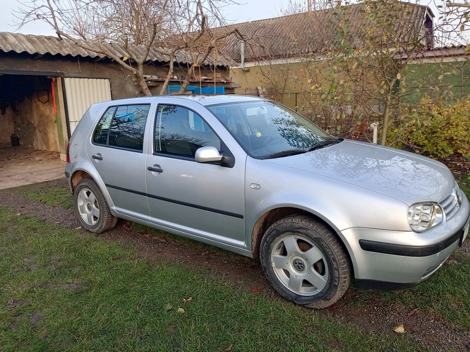 Продам  Фольксваген Гольф 4