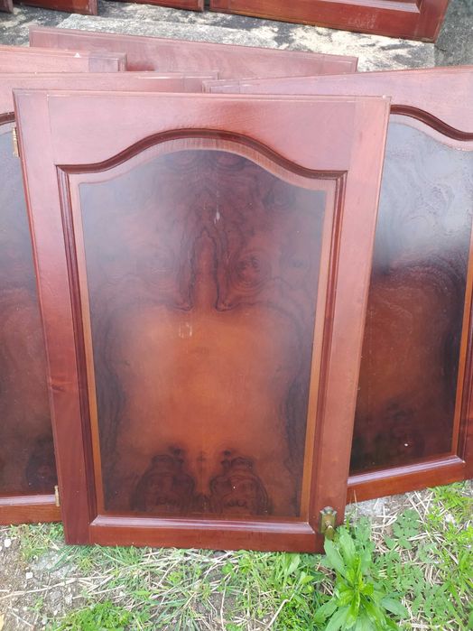 Portas de guarda roupa.