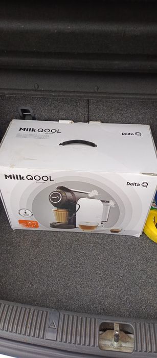 Капсульна кавомашина з молочнико та багаторазовою капсулоюм