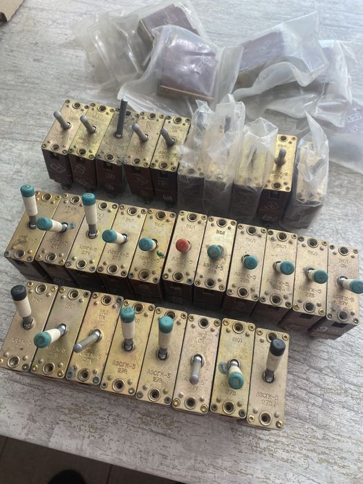 Переключатели азсг,азргк 21шт