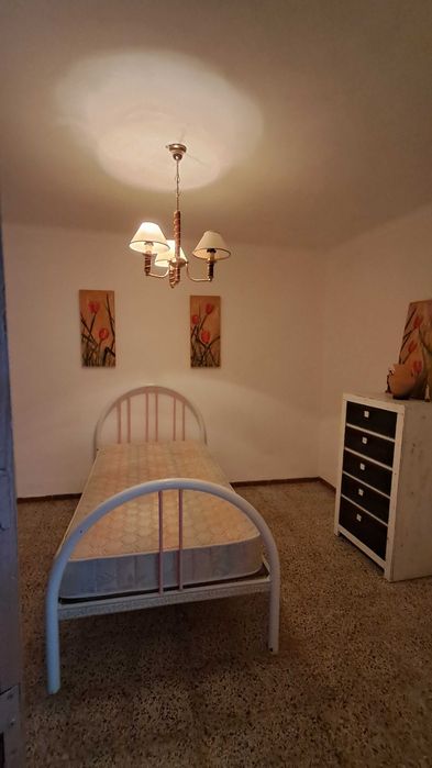 Moradia T3 com boas áreas em Vale de Vargo