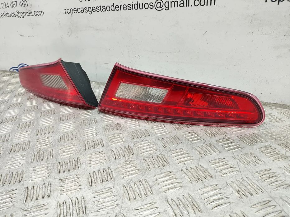 Farolins Tras Traseiros Mala Esquerdo Direito Originais LED Alfa