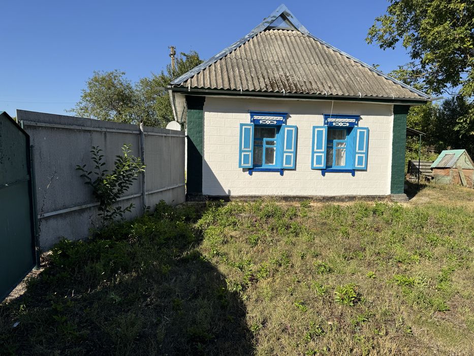 Продажться будинок