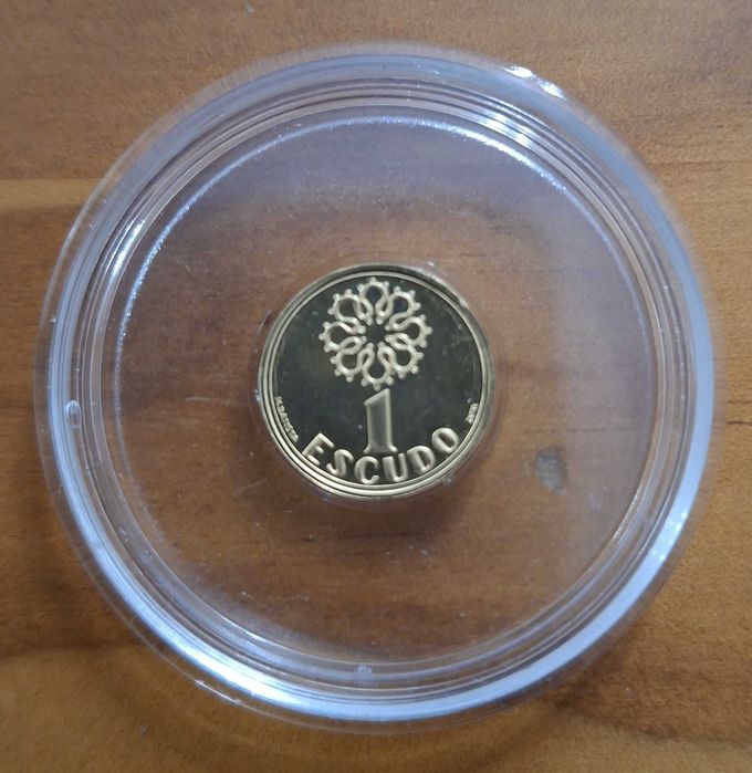Moeda "1 Escudo em Ouro"