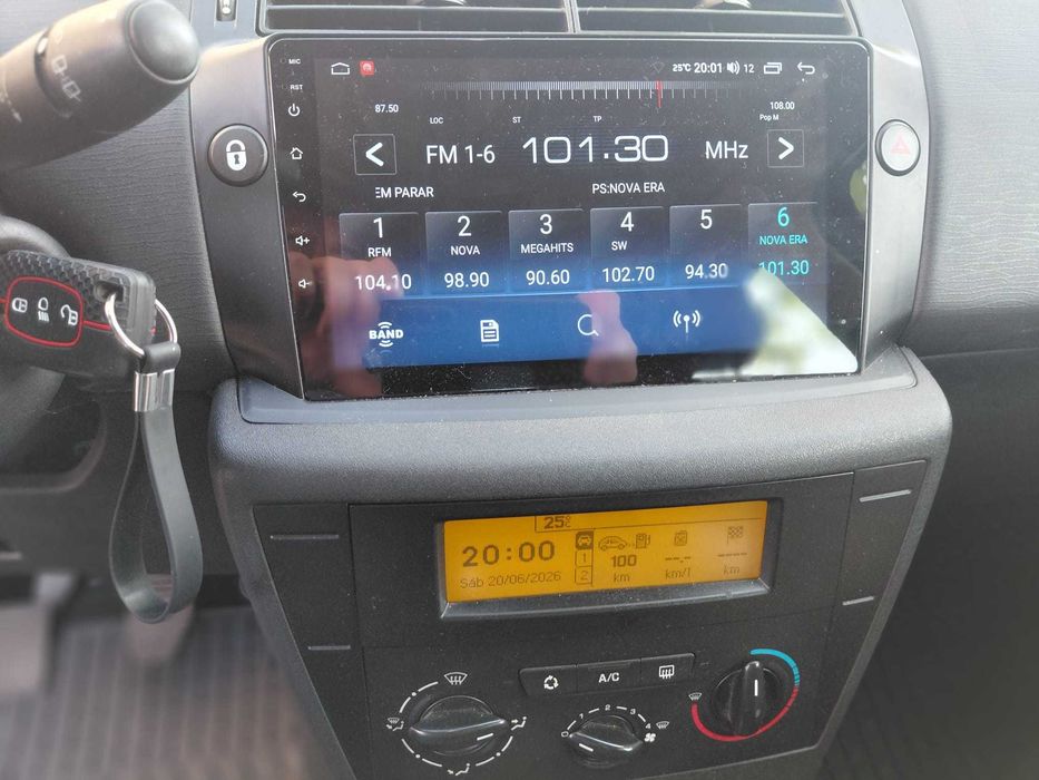 Citroën C4 — fotografia 11