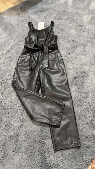 128 розмір Zara комбинзон